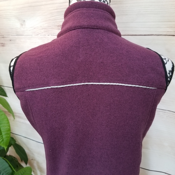 3/$28 Old Navy Active Women's Vest Sz XS - Picture 4 of 8